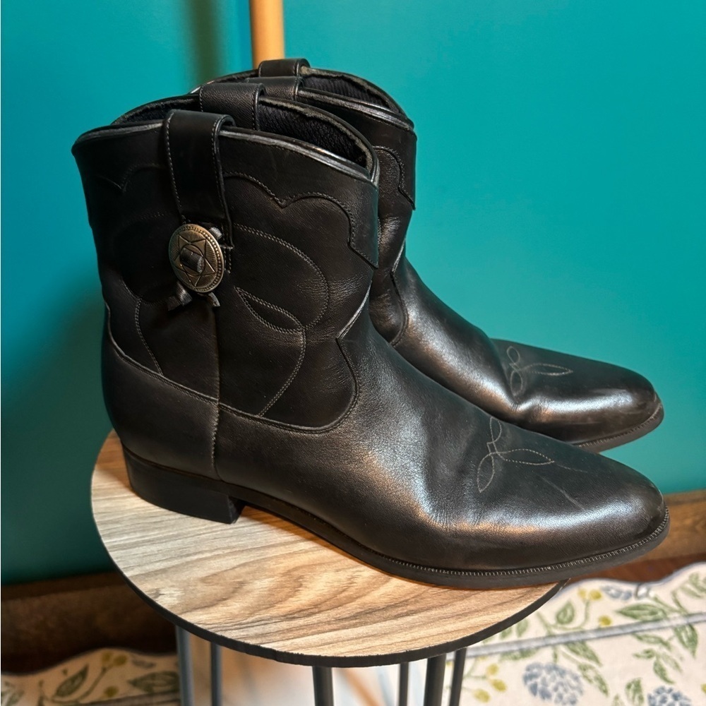 Dingo Black Leather Cowboy Ankle Boots with Decorative Stitching